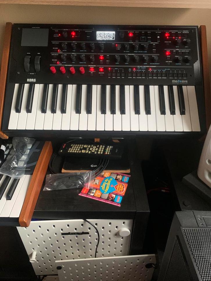 Korg Modwave Wave Sequencing Synthesizer - Zo Goed Als Nieuw, Muziek en Instrumenten, Keyboards, Zo goed als nieuw, Overige aantallen