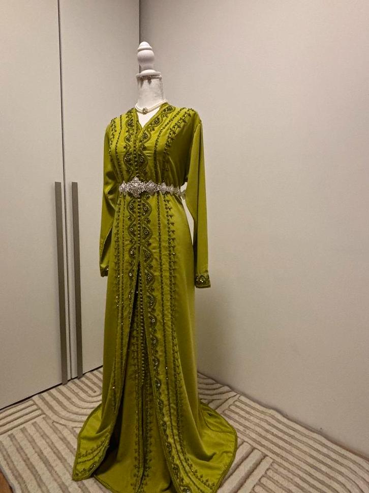 Takchita te HUUR, Kleding | Dames, Gelegenheidskleding, Zo goed als nieuw, Overige typen, Maat 38/40 (M), Ophalen