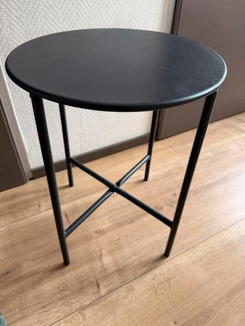 Zwarte Bijzettafel - Rond beschikbaar voor biedingen