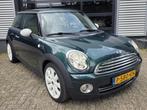 Mini Cooper 1.6 Exlusive *LEDER-CLIMA-120PK*, Voorwielaandrijving, Gebruikt, 750 kg, 4 cilinders