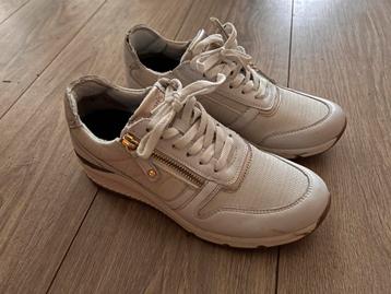 Tamaris witte sneakers met goud accent (leer) beschikbaar voor biedingen