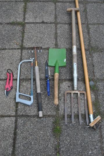 Tuingereedschap, div. 5 euro perstuk beschikbaar voor biedingen