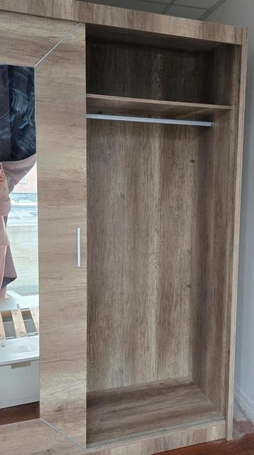 MOET NU WEG: Kasten, bed en decoratieve openhaard - afbeelding 3