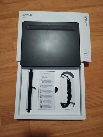 (NU weg) Wacom Intuos tekentablet voor design en tekenen. beschikbaar voor biedingen