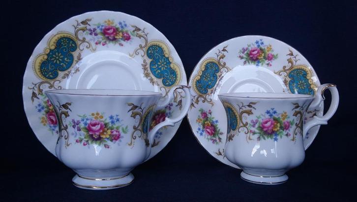 Royal Albert Berkeley - herenkop en dameskopje, Antiek en Kunst, Antiek | Servies los, Ophalen of Verzenden