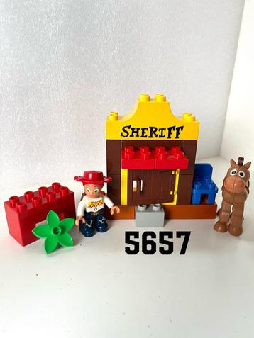 Lego Duplo  5657  -  Jessie houdt de wacht beschikbaar voor biedingen