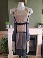Rinascimento beige grijs jurk bodycocon XL valt als L 42, Kleding | Dames, Jurken, Verzenden, Beige, Zo goed als nieuw, Knielengte