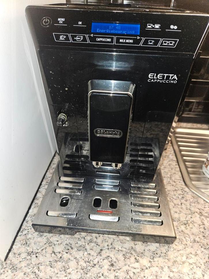 Delonghi Eletta Cappuccino - Goed onderhouden, Witgoed en Apparatuur, Koffiezetapparaten, Gebruikt, Koffiebonen, Koffiemachine