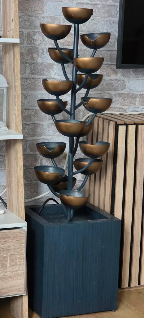 Mooie waterornament fontein, Tuin en Terras, Waterpartijen en Fonteinen, Zo goed als nieuw, Waterornament, Kunststof, Ophalen of Verzenden