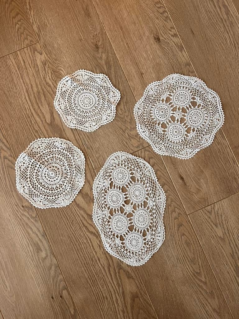 Onderzetters kant gehaakt crochet wit, Ophalen of Verzenden, Zo goed als nieuw, Pot of Pan