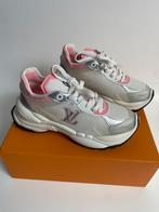 Louis vuitton dames sneakers nieuw in doos, Kleding | Dames, Schoenen, Ophalen of Verzenden, Nieuw, Sneakers of Gympen