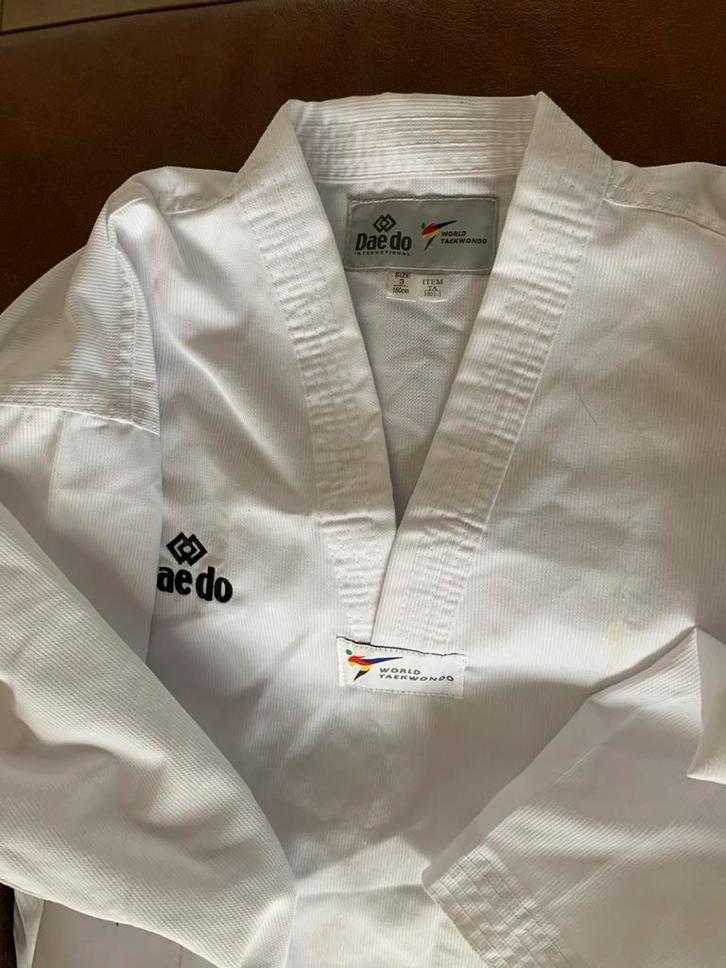 Taekwondo witte pak - maat 160 cm - zo goed als nieuw, Sport en Fitness, Vechtsporten en Zelfverdediging, Zo goed als nieuw, Taekwondo