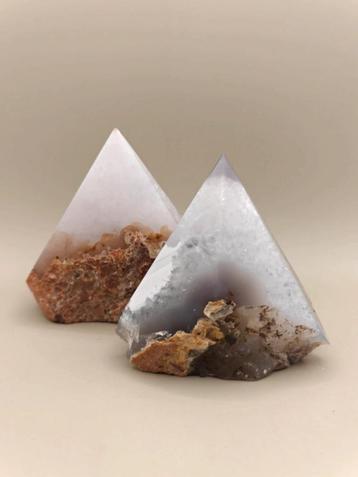 Set van twee agaat punten samen 1.4 kg als berglandschap beschikbaar voor biedingen