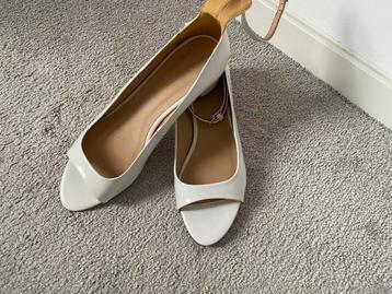 Witte Zara Pumps Maat 40 beschikbaar voor biedingen