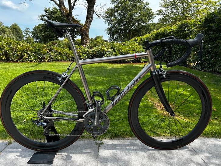 Van Nicolas Aquilo - titanium racefiets incl 2 wielsets, Fietsen en Brommers, Fietsen | Heren | Sportfietsen en Toerfietsen, Gebruikt