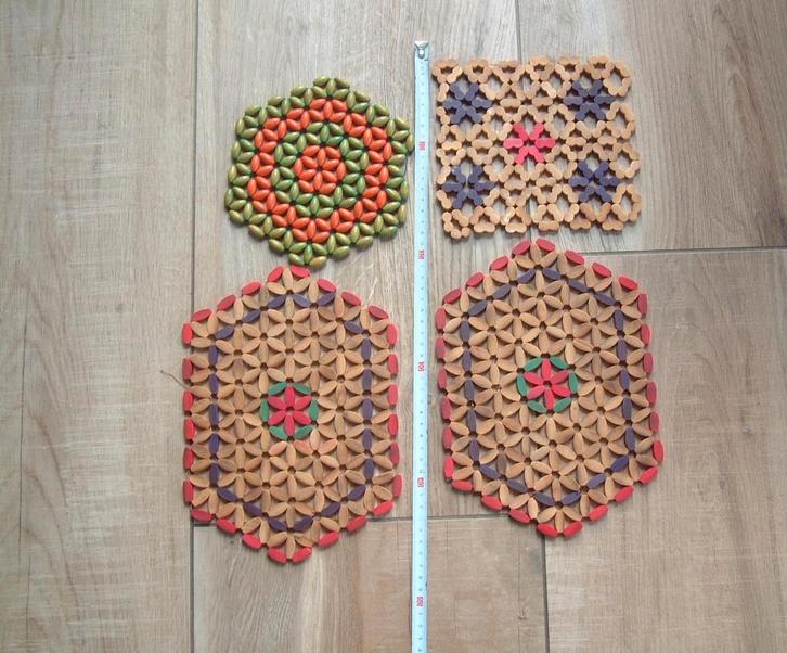 4 oude retro onderzetters, Huis en Inrichting, Woonaccessoires | Onderzetters, Gebruikt, Pot of Pan, Ophalen of Verzenden