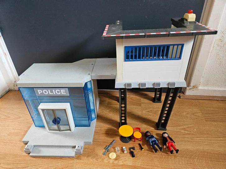 Playmobil Politiebureau met Agent en Boef in cel, Kinderen en Baby's, Speelgoed | Playmobil, Gebruikt, Complete set, Ophalen of Verzenden