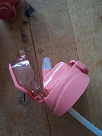 4 Nieuwe Drinktuiten met Rietje - 1 Gratis! beschikbaar voor biedingen