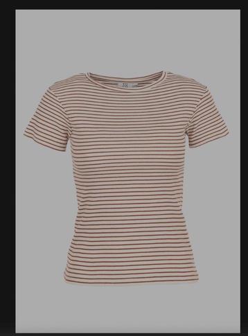Nieuwe leuke top beschikbaar voor biedingen