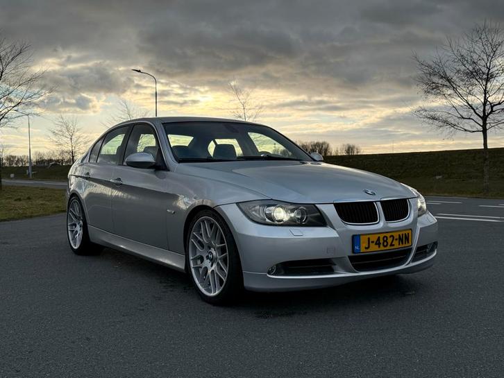 BMW 3-Serie 2.5 I 325 2006 Grijs, Auto's, BMW, Particulier, 3-Serie, Benzine, D, Sedan, Handgeschakeld, Geïmporteerd, Zilver of Grijs