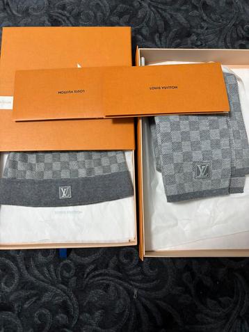 Louis Vuitton Muts en Sjaal + Bon beschikbaar voor biedingen