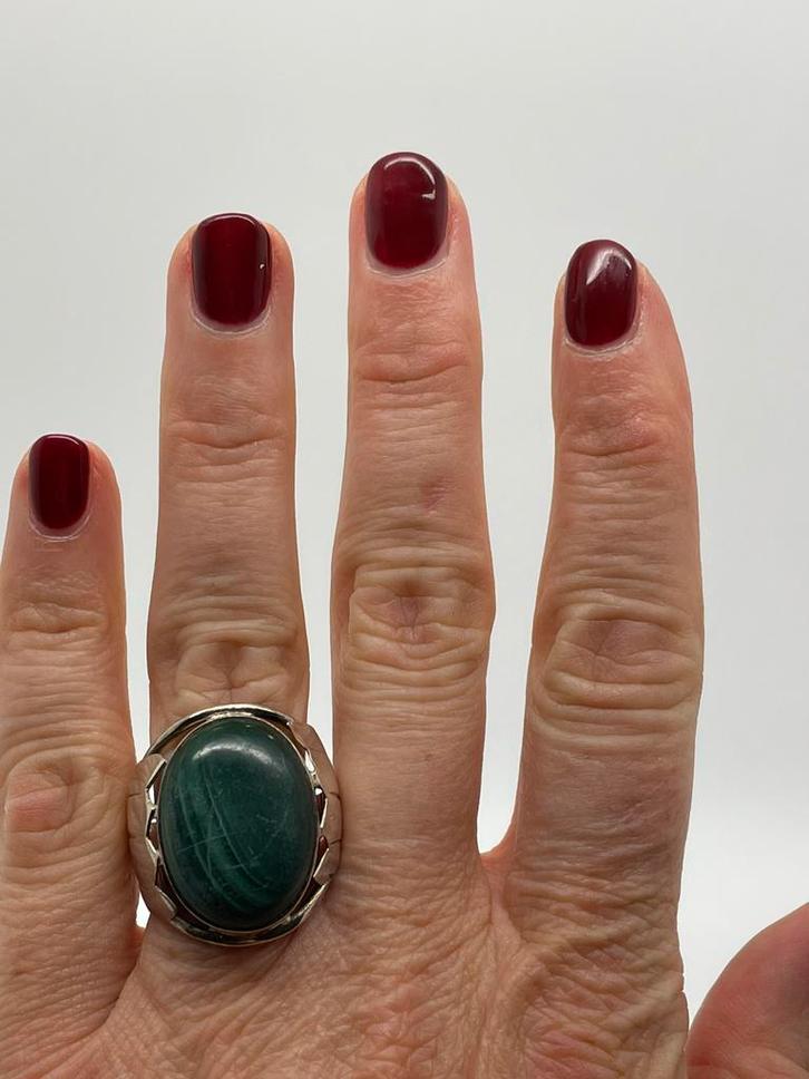Z406 Prachtige zilveren malachiet ring maat 19, Sieraden, Tassen en Uiterlijk, Ringen, Zo goed als nieuw, Dame, 19 tot 20, Zilver
