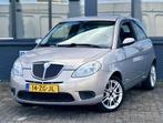 Lancia Ypsilon 1.4-16V Oro |Stuurbkr |Airco |Nieuwe APK, Auto's, Lancia, Gebruikt, Beige, Origineel Nederlands, Handgeschakeld