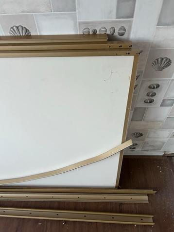 Schuifdeursysteem voor kast beschikbaar voor biedingen