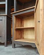 Zes leuke smalle Boekenkasten | Brocante wandmeubel #908, Huis en Inrichting, Kasten | Boekenkasten, Met deur(en), Ophalen of Verzenden