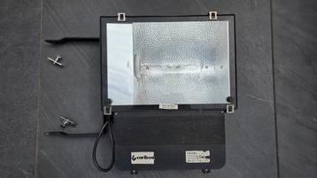 Buitenlamp met groot bereik beschikbaar voor biedingen