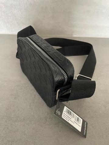 Cross-body bag van BoohooMAN beschikbaar voor biedingen
