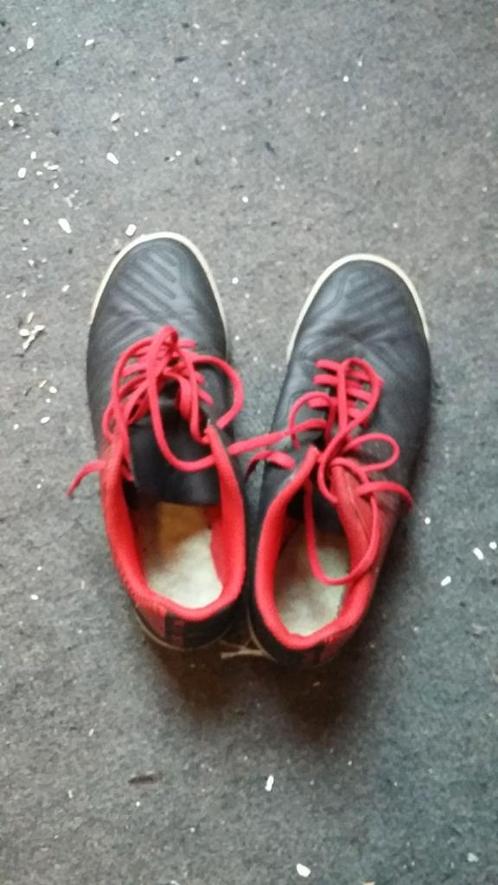 Kipsta voetbalschoenen maat 37, Kinderen en Baby's, Kinderkleding | Schoenen en Sokken, Zo goed als nieuw, Sportschoenen, Jongen of Meisje
