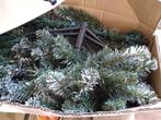 kerstboom met sneeuw toppen 150 hoog met standaard en rok, Diversen, Kerst, Ophalen, Gebruikt