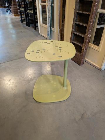 Fast Italiaans Design Bijzettafel beschikbaar voor biedingen