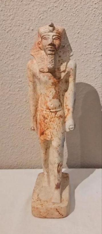 Standbeeld - Egyptische farao Thoetmosis III.  beschikbaar voor biedingen
