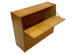 Vintage klepkast wandkast opbergmeubel jaren 60 eiken fineer, Antiek en Kunst, Antiek | Meubels | Kasten, Ophalen