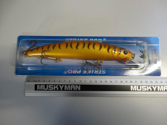 Kunstaas: Strike Pro ondieplopende Mega Giant Pike Buster, Watersport en Boten, Hengelsport | Roofvissen, Nieuw, Overige typen