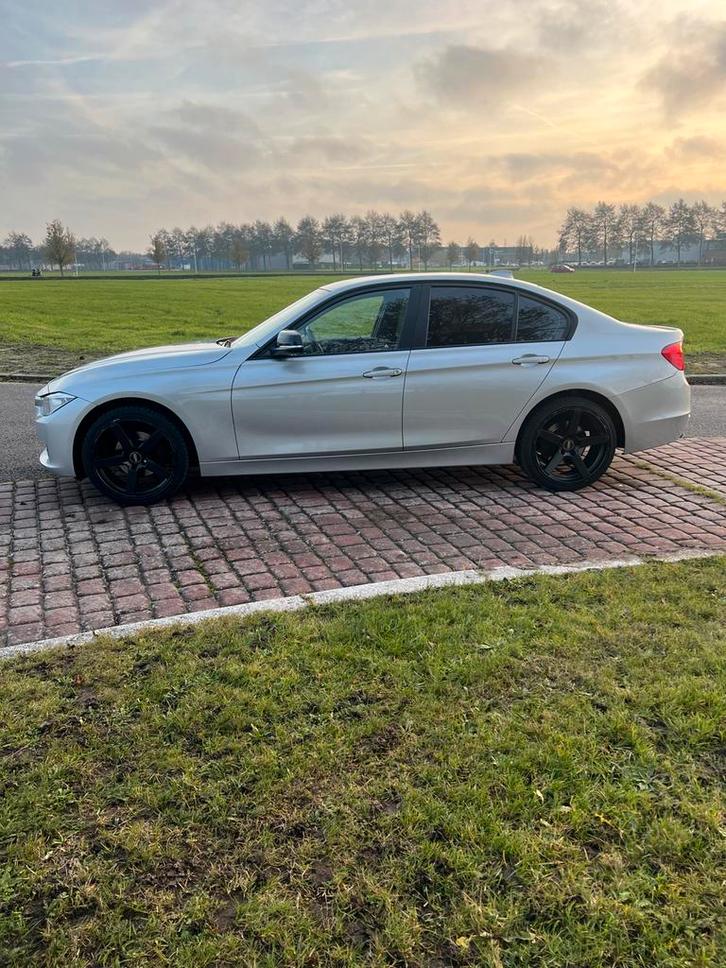 BMW 3-Serie 320 184PK High Executive (f30) 2012 Grijs, Auto's, BMW, Particulier, 3-Serie, Achteruitrijcamera, Airbags, Airconditioning