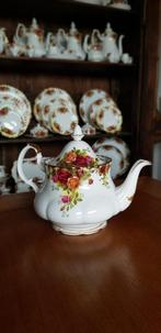 Royal Albert, in het Old Country Roses design theepot, Antiek en Kunst, Ophalen of Verzenden