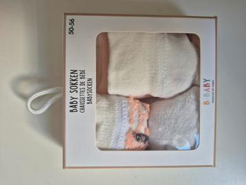 Nieuwe babysokken (maat 50-56) beschikbaar voor biedingen