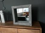 Spiegel met lijst in houtlook, Huis en Inrichting, Woonaccessoires | Spiegels, Ophalen of Verzenden, Zo goed als nieuw, Vierkant