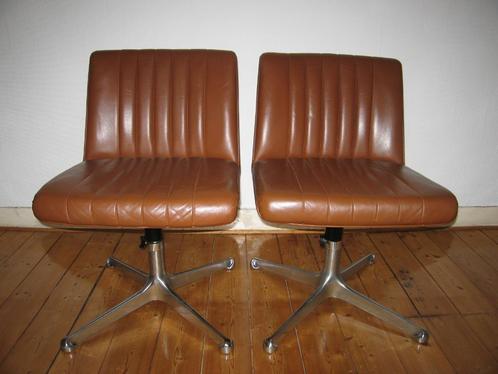 2 Osvaldo Borsani P125 Stoelen Tecno Italy 60's  i.z.g.s., Antiek en Kunst, Kunst | Designobjecten, Ophalen