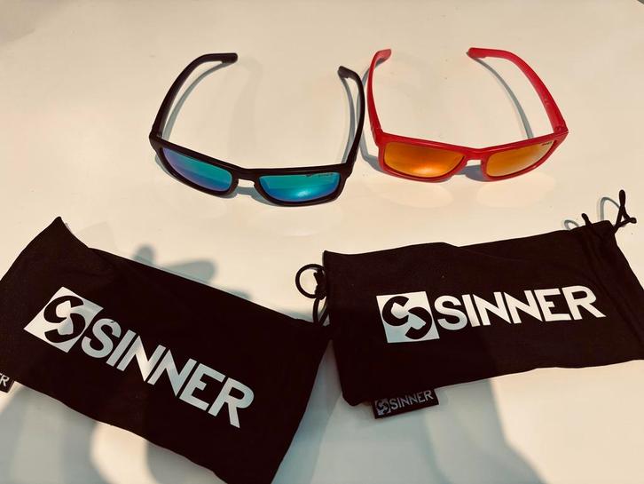 2 x Sinner kinder zonnebril donker blauw en roze, Sieraden, Tassen en Uiterlijk, Zonnebrillen en Brillen | Dames, Zo goed als nieuw