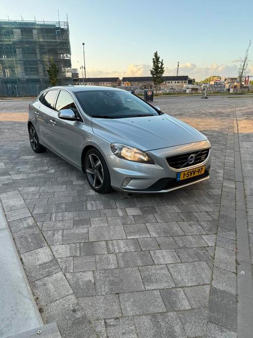 Volvo V40 1.6 D2 R-design 2013 Grijs, Auto's, Volvo, Particulier, V40, Diesel, A, Hatchback, Handgeschakeld, Origineel Nederlands