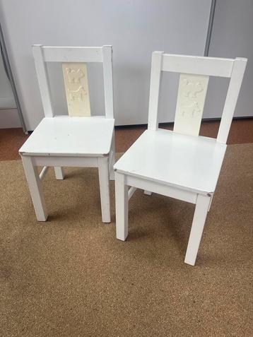 2 Kleine Kinderstoeltjes - 30cm Hoog beschikbaar voor biedingen