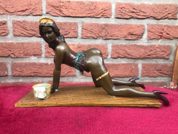 Weens brons: erotica, THE CLEANING LADY, Antiek en Kunst, Kunst | Beelden en Houtsnijwerken, Ophalen of Verzenden