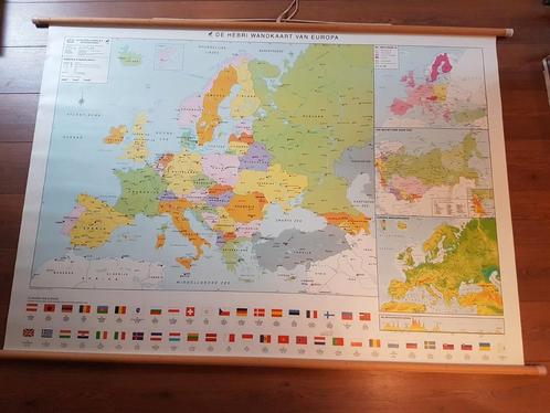 De Hebri wandkaart van Europa. Nette kaart. Beide kanten bed, Antiek en Kunst, Antiek | Schoolplaten, Aardrijkskunde, Ophalen
