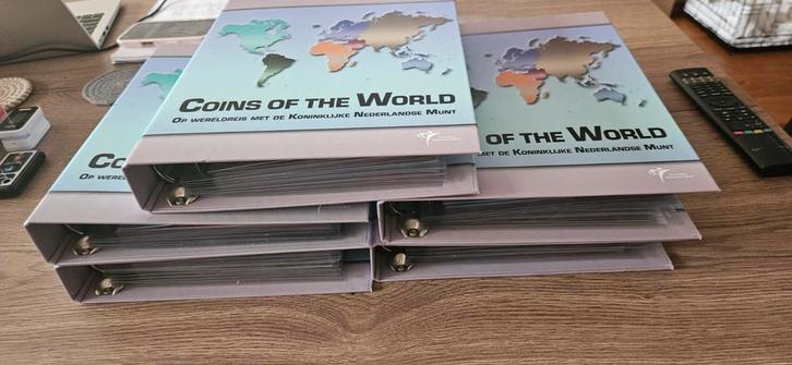 Wereld verzameling coins of the world 5 Albums met 80 sets, Postzegels en Munten, Munten en Bankbiljetten | Verzamelingen, Munten