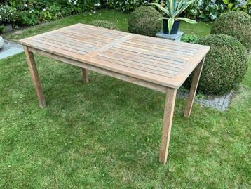 Teakhouten tuintafel beschikbaar voor biedingen