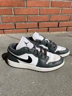Nike Air Jordan 1 Low - Maat 38,5, Ophalen, Nike, Sneakers of Gympen, Grijs